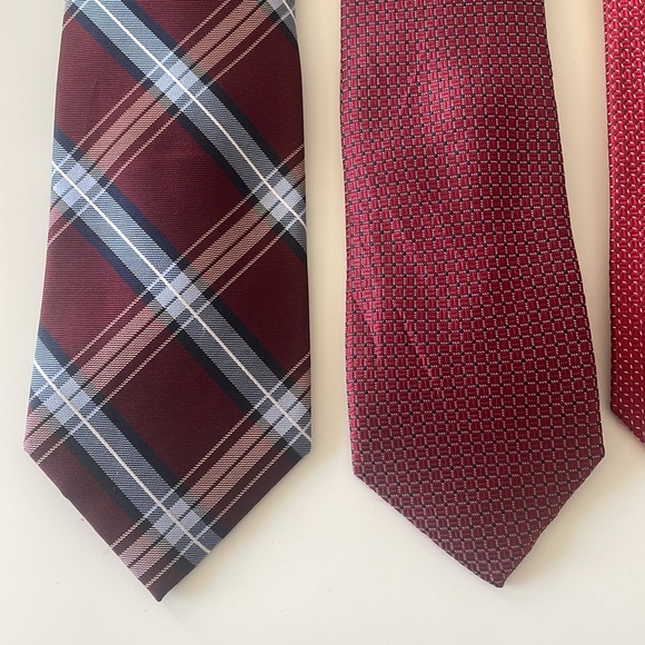 Bundle of 3!! 📦 Club Room Red/Burgundy Silk Ties - Picture 3 of 6
